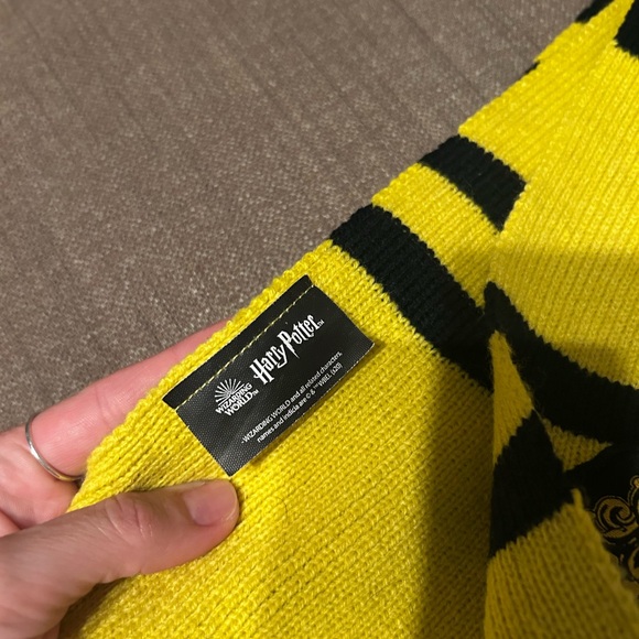 Hermione Granger Harry Potter Hufflepuff Costume - Picture 7 of 10